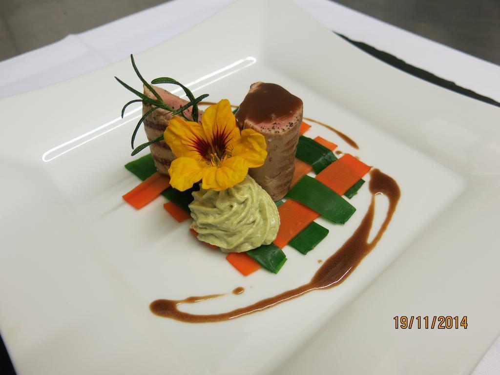Hotel Hafen Hitzacker - Elbe ภายนอก รูปภาพ