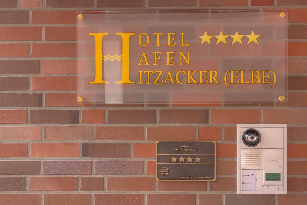 Hotel Hafen Hitzacker - Elbe ภายนอก รูปภาพ