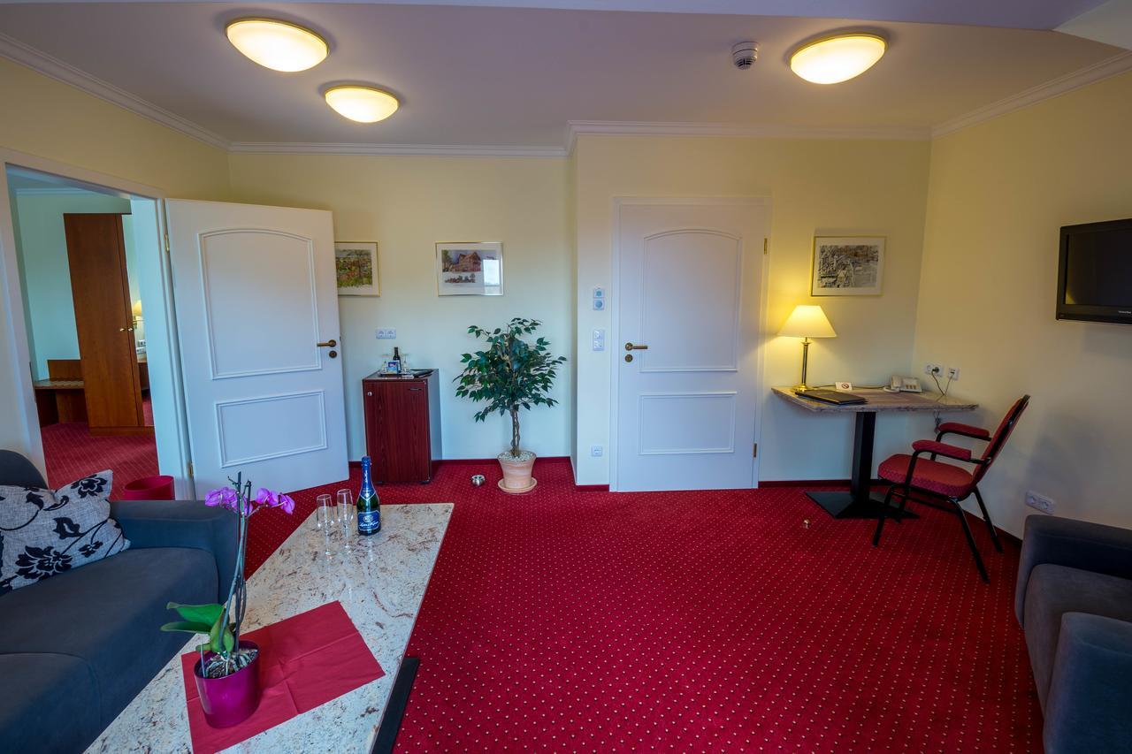 Hotel Hafen Hitzacker - Elbe ภายนอก รูปภาพ